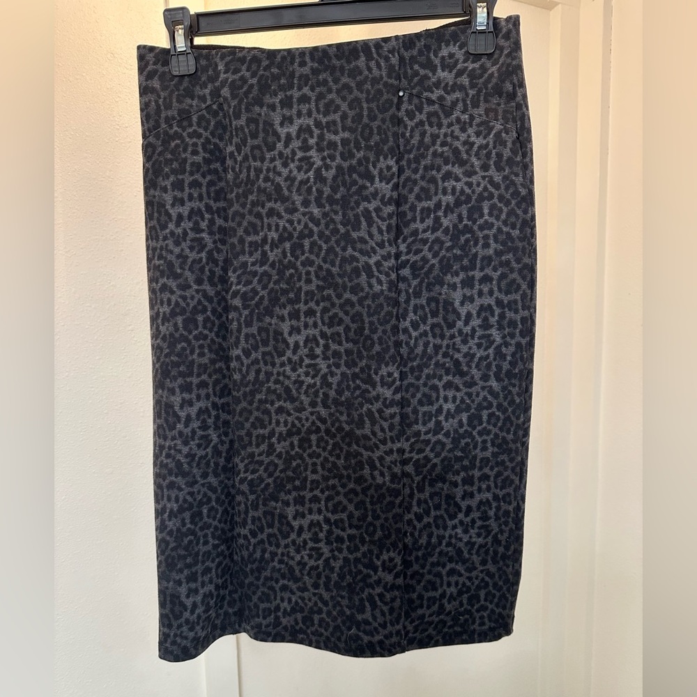 Stretchy Leopard Print Pencil Skirt